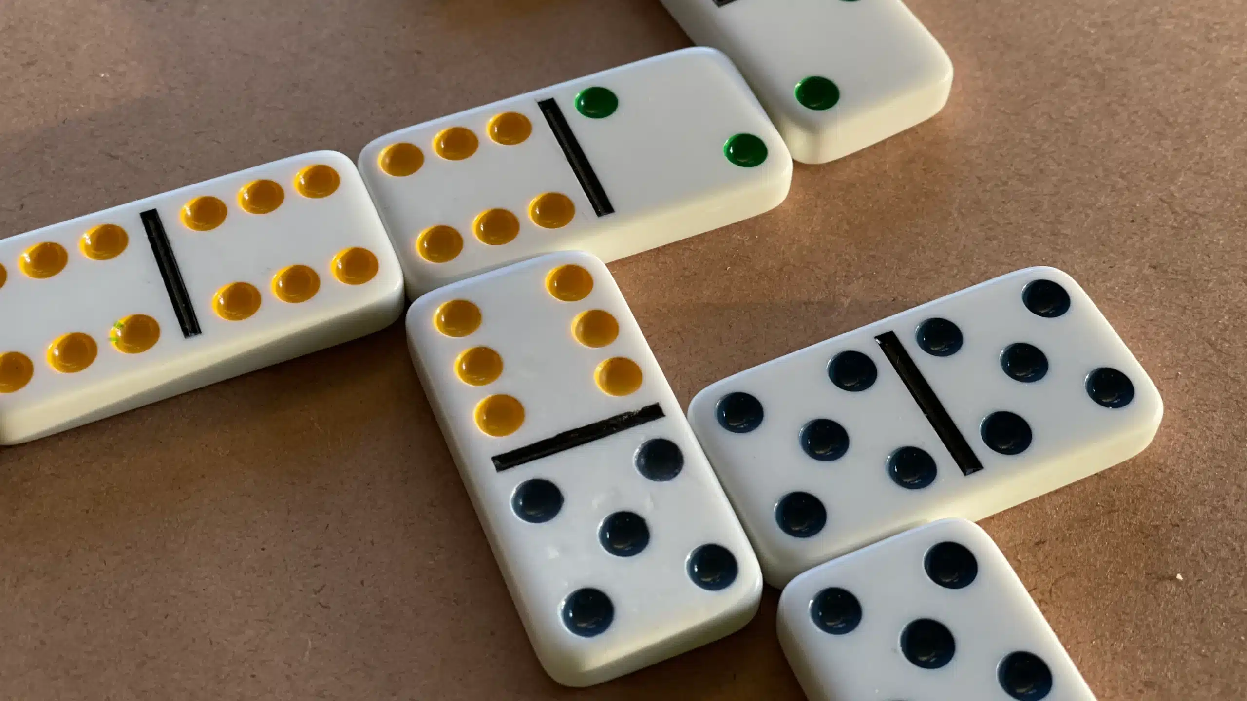 How to Play Dominoes